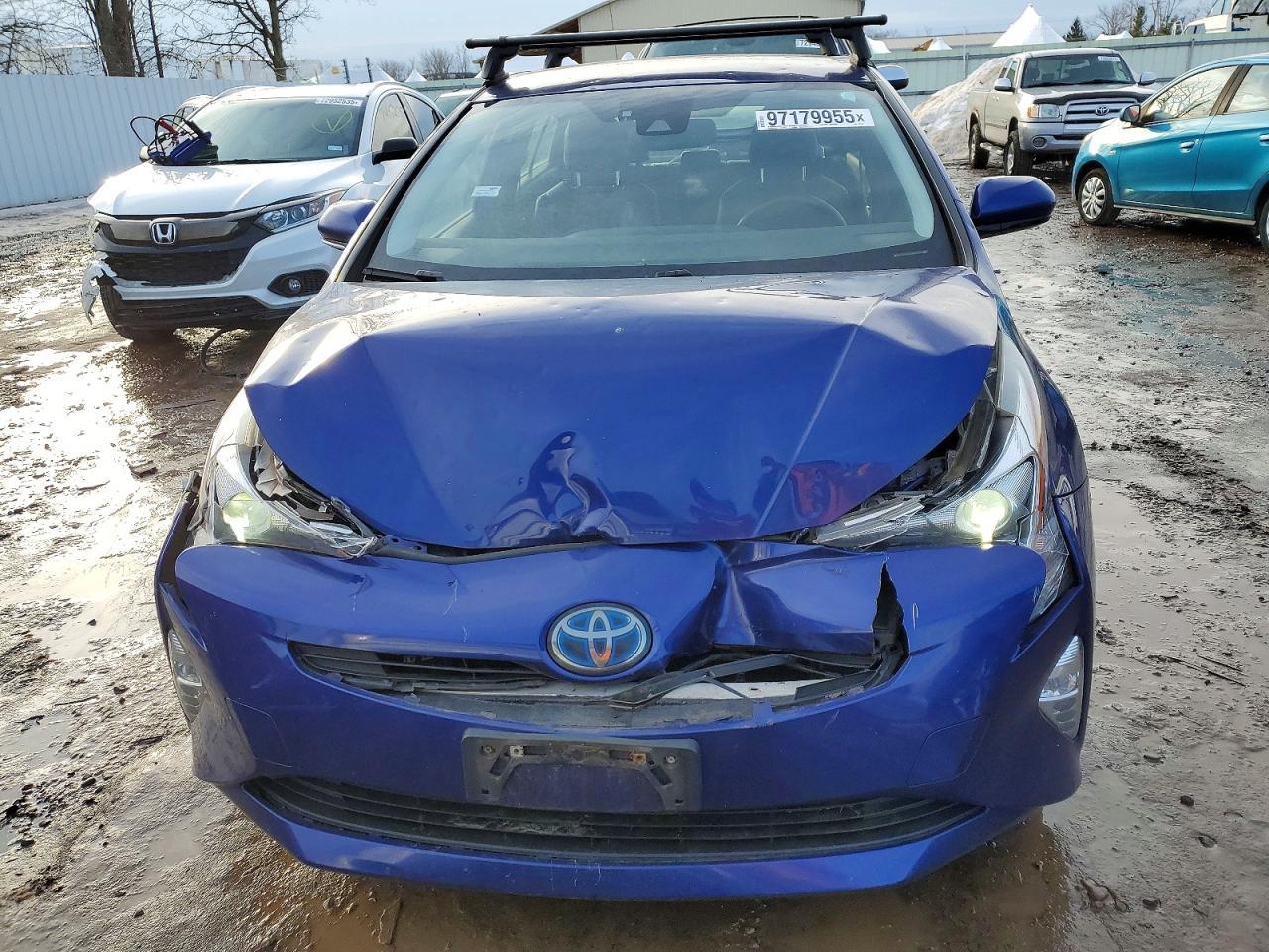 2016 Toyota Prius - Image 5