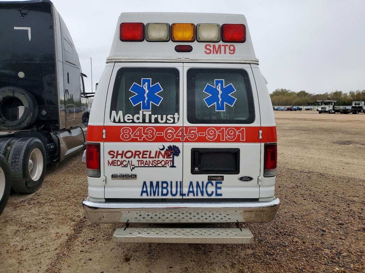 2009 Ford E350 Ambulance - Image 6