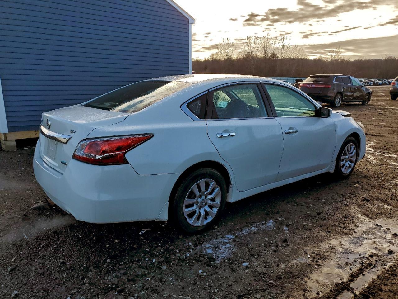 2015 Nissan Altima 2.5 - Image 3