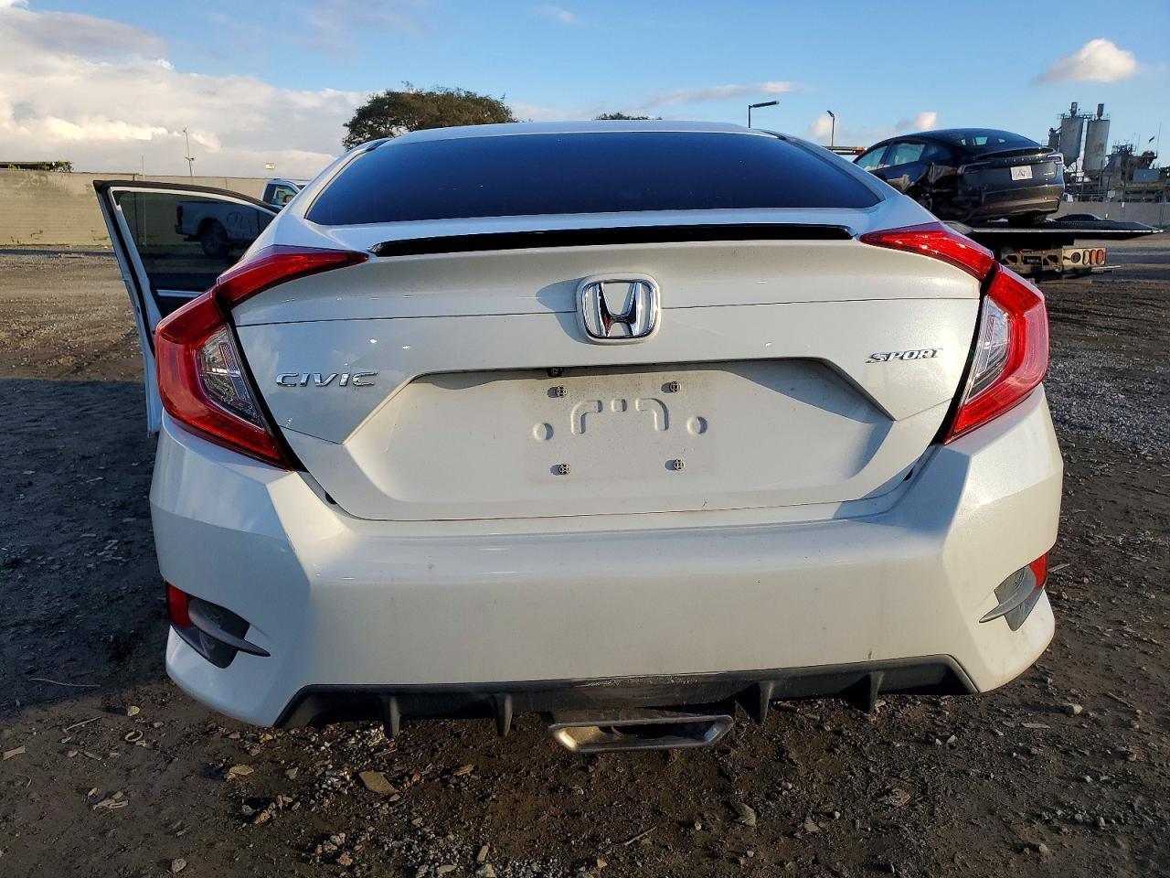 2019 Honda Civic Sport - Image 6