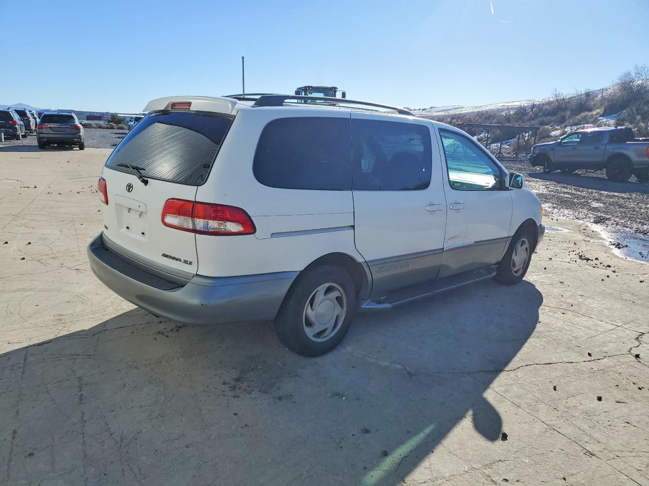 2001 Toyota Sienna Le - Фото 3