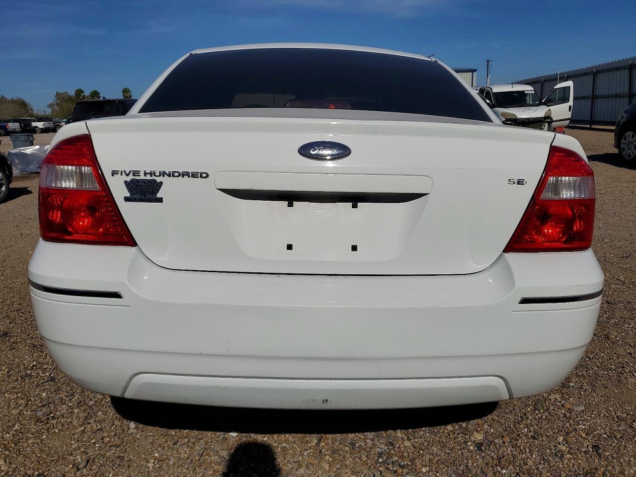 2005 Ford Five Hundred Sel - Image 6