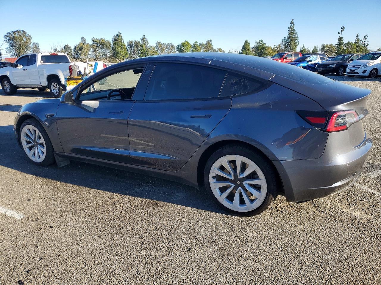 2022 Tesla Model 3 - Фото 2
