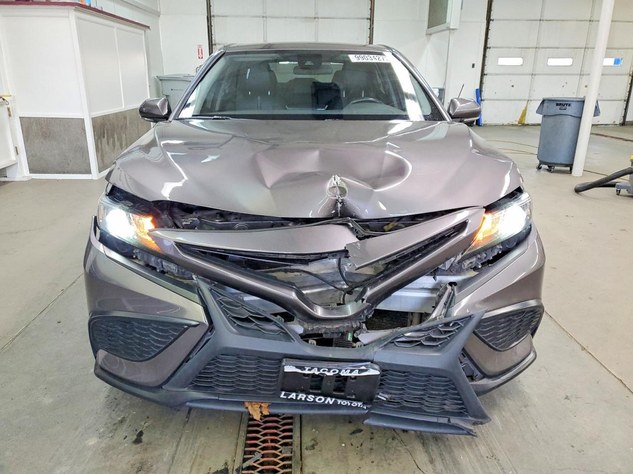 2022 Toyota Camry Se - Image 5