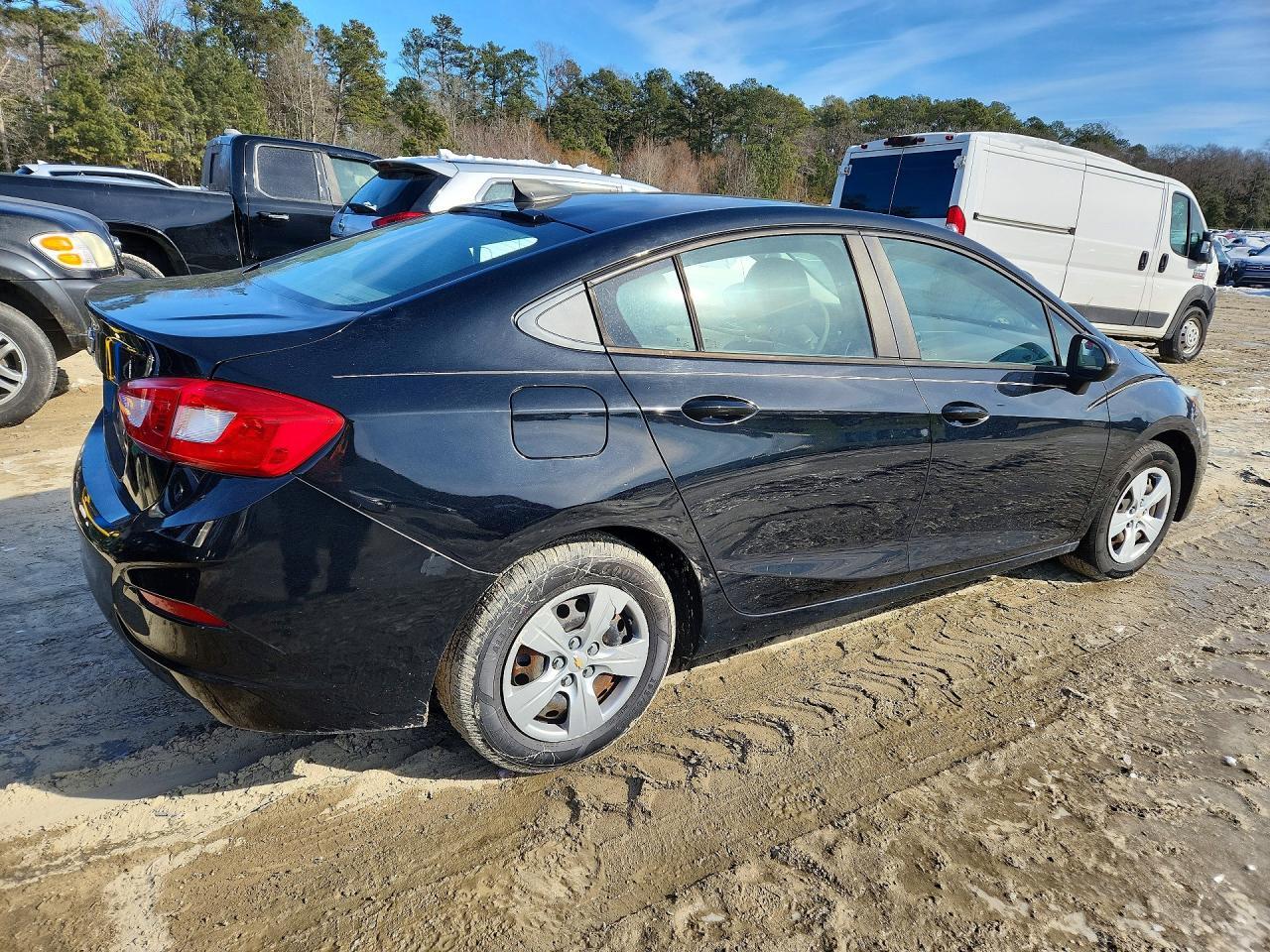 2017 Chevrolet Cruze Ls - Фото 3
