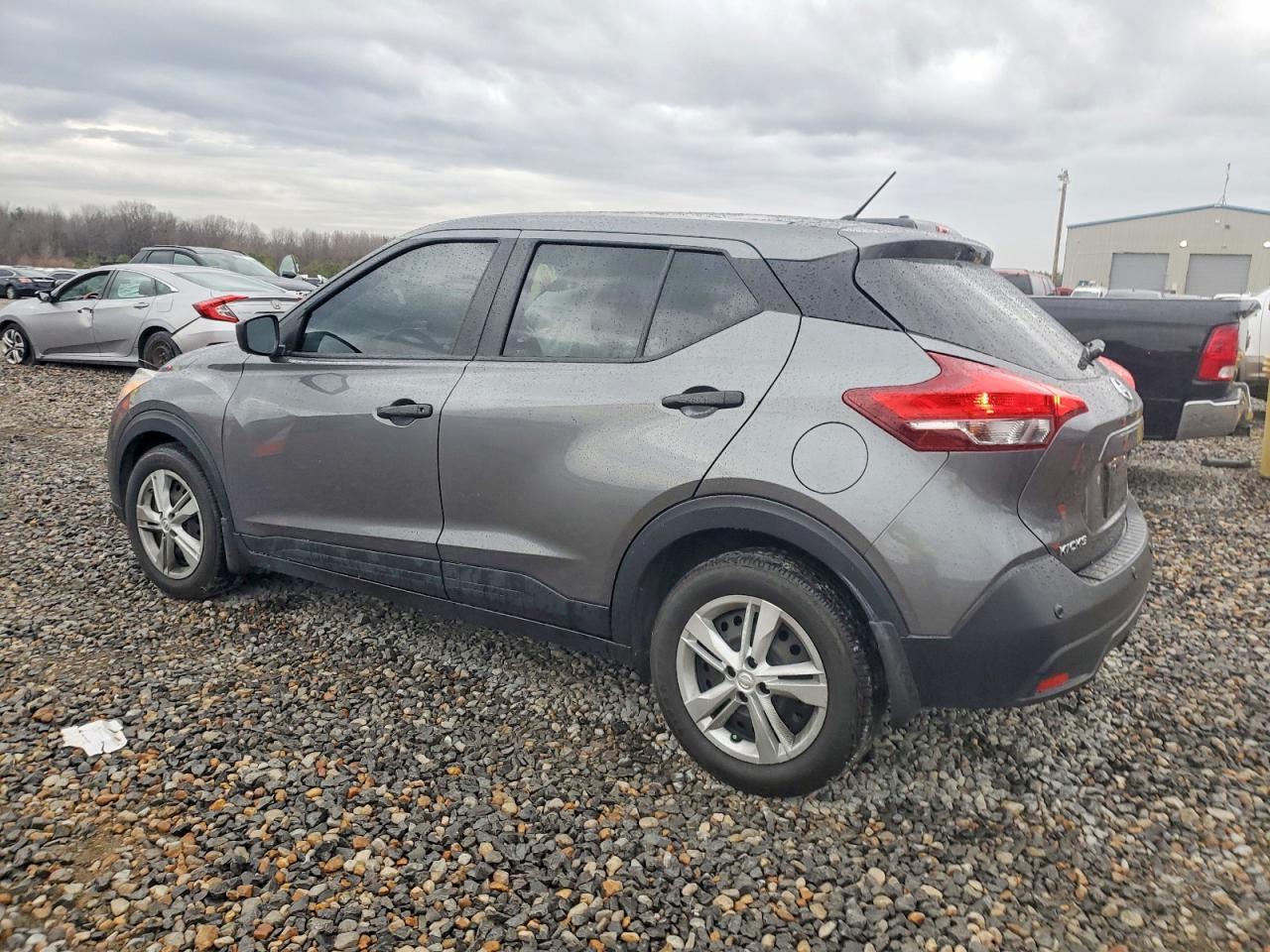 2020 Nissan Kicks S - Фото 2