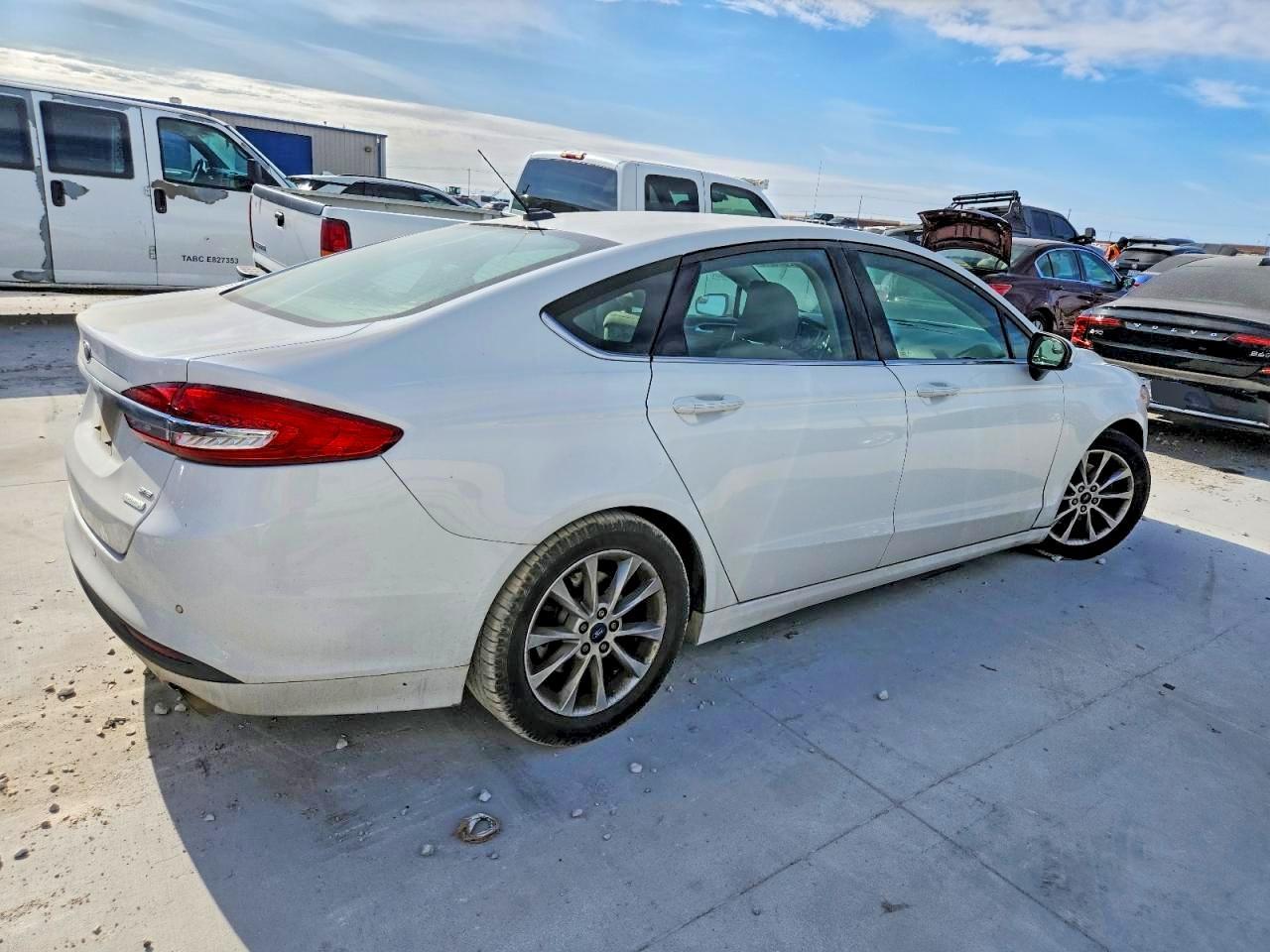2017 Ford Fusion - Фото 3