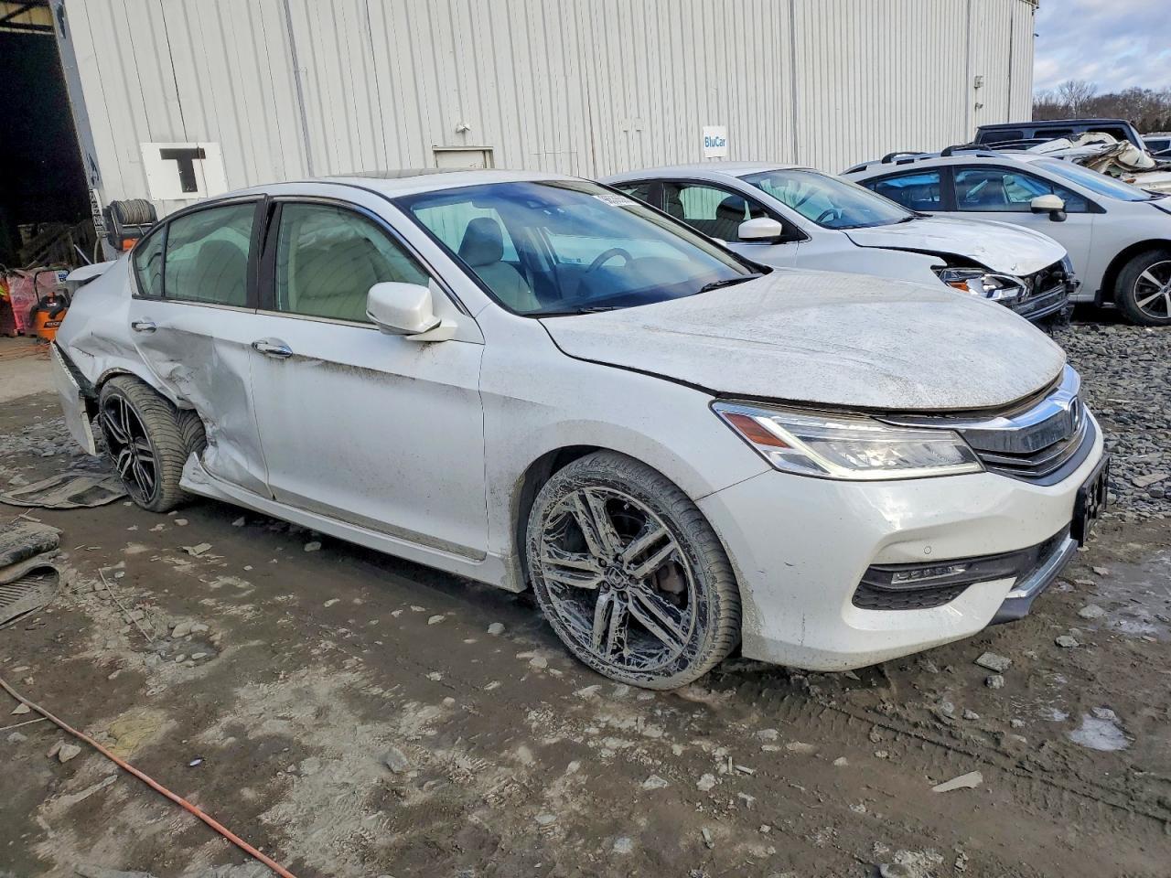 2017 Honda Accord Touring - Image 4