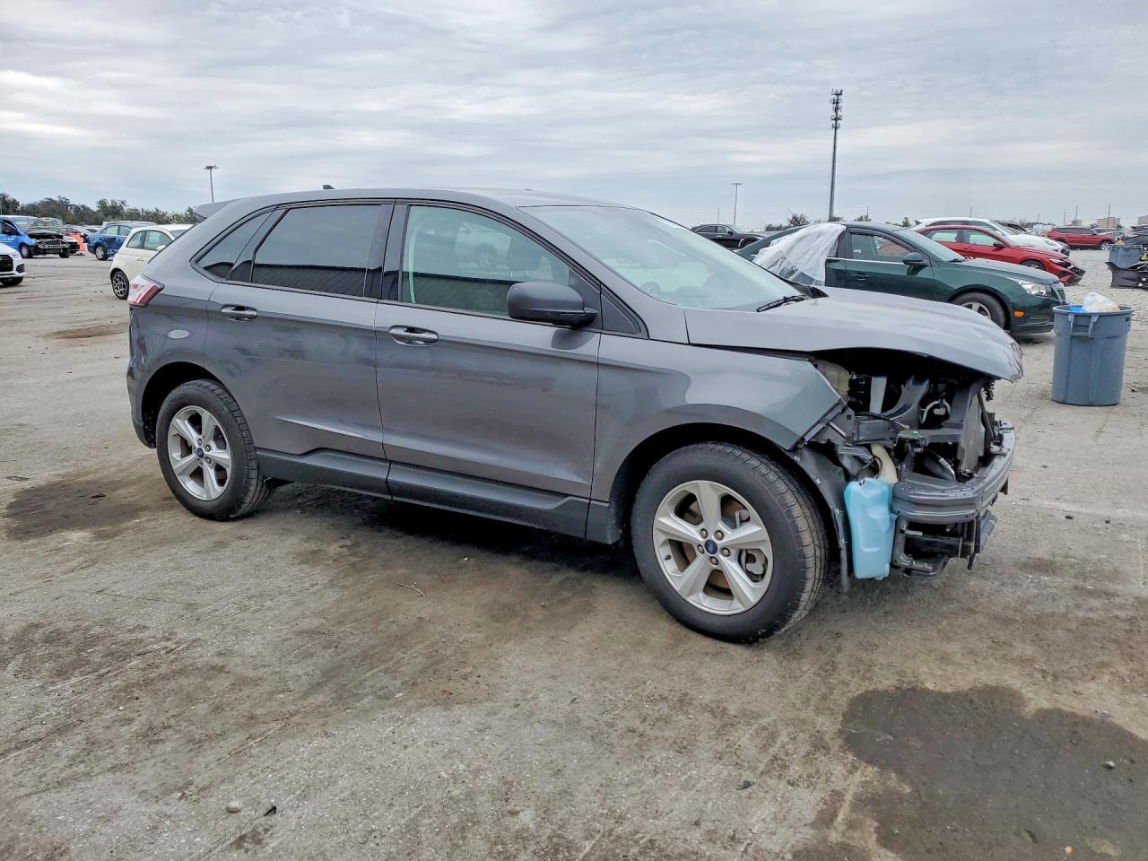 2021 Ford Edge Se - Фото 4