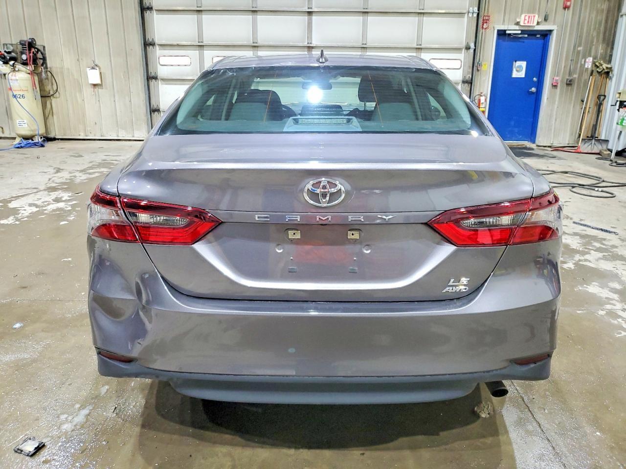 2023 Toyota Camry Le - Фото 6