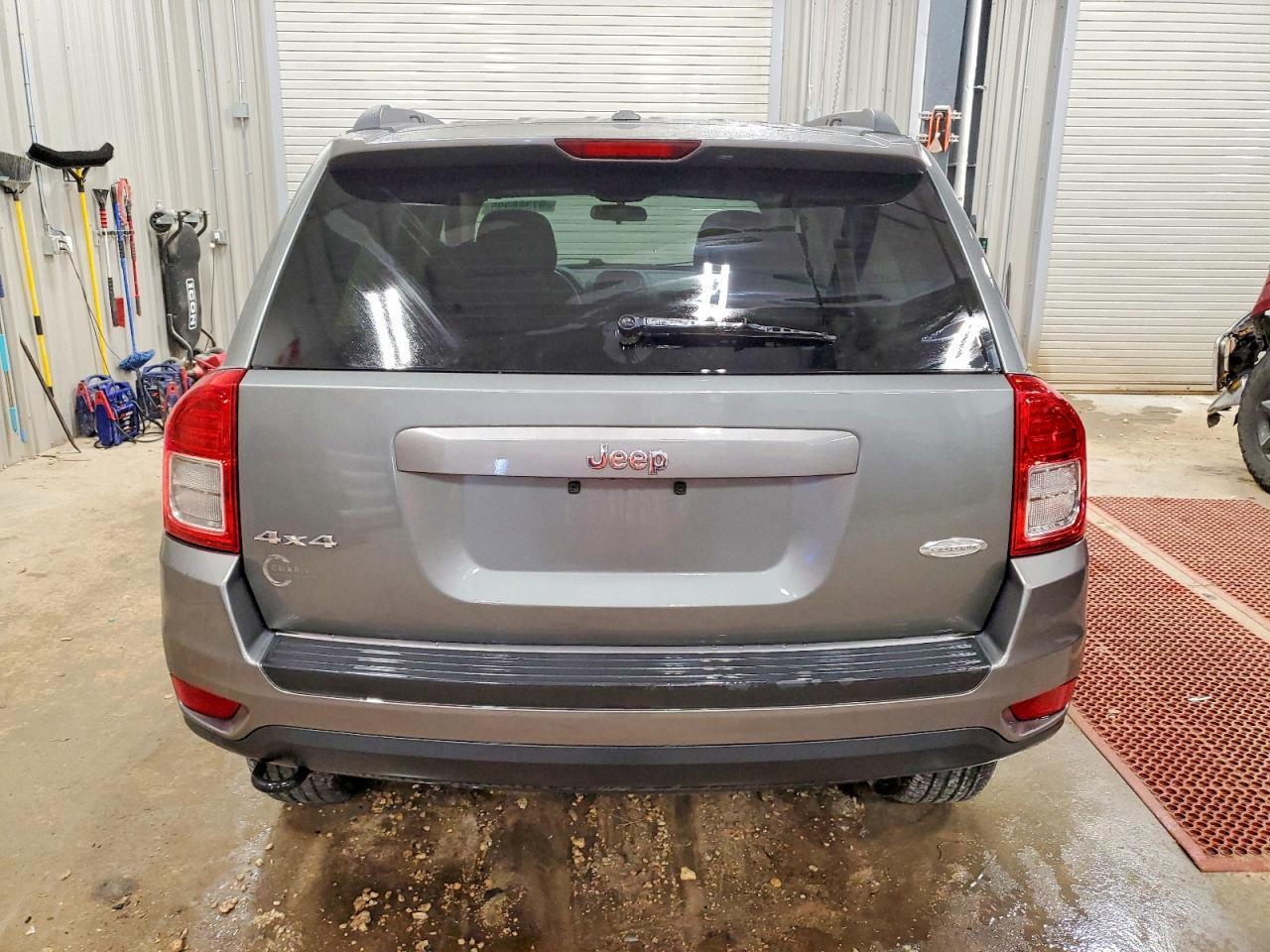 2012 Jeep Compass Latitude - Image 6