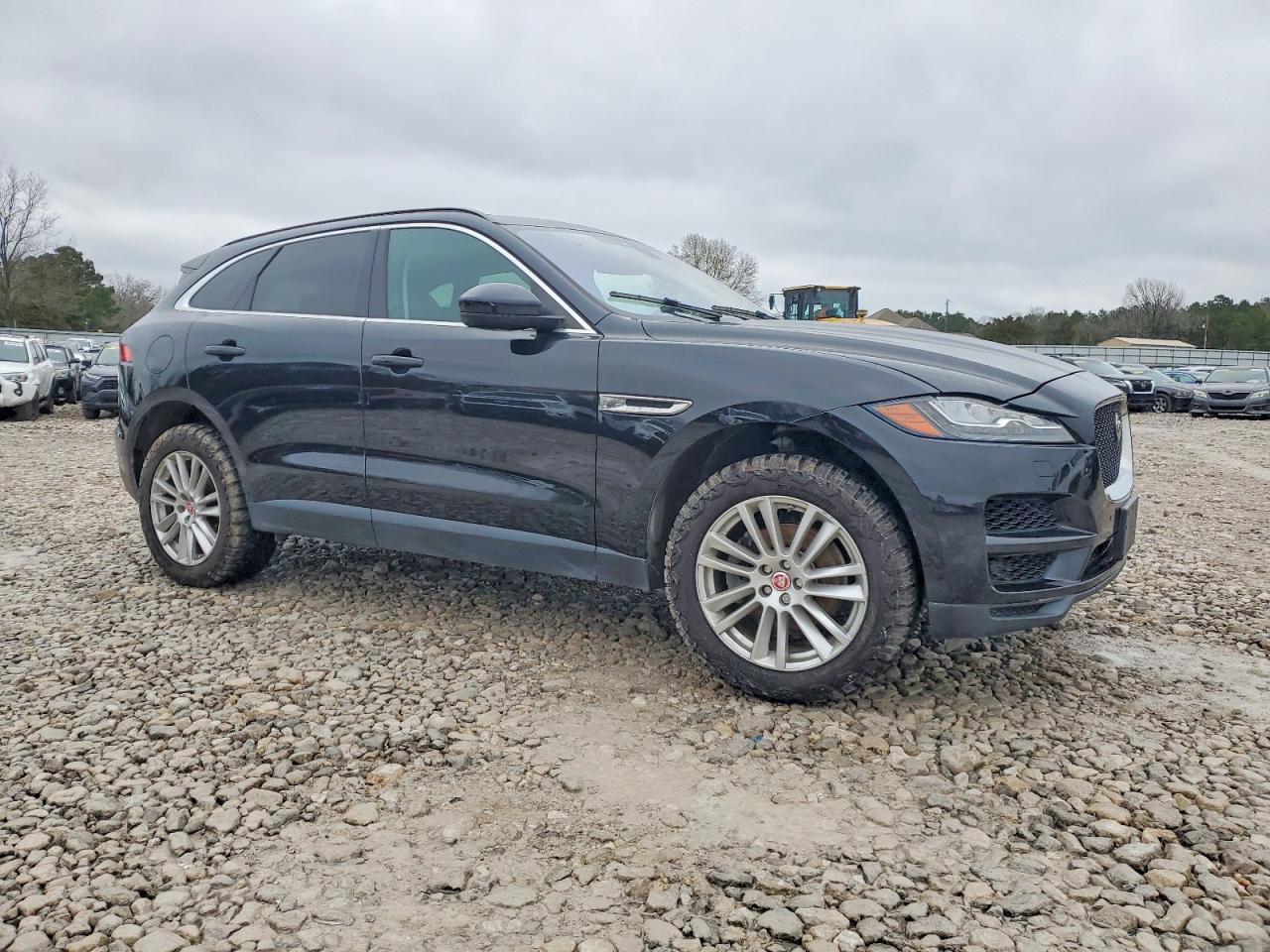 2017 Jaguar F-Pace Prestige - Image 4