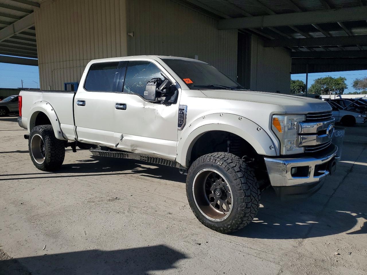 2017 Ford F250 Super Duty - Фото 4
