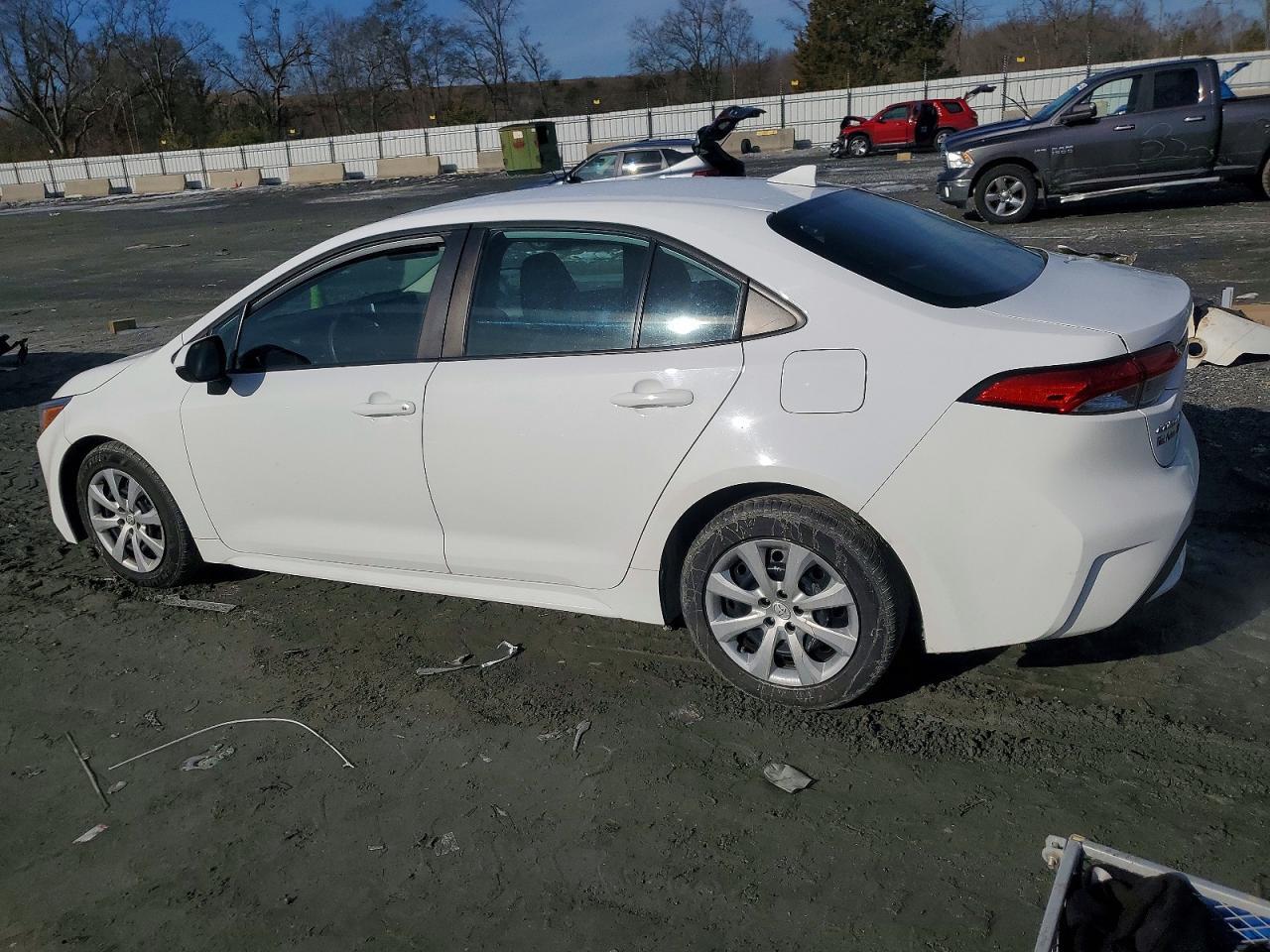 2021 Toyota Corolla Le - Image 2