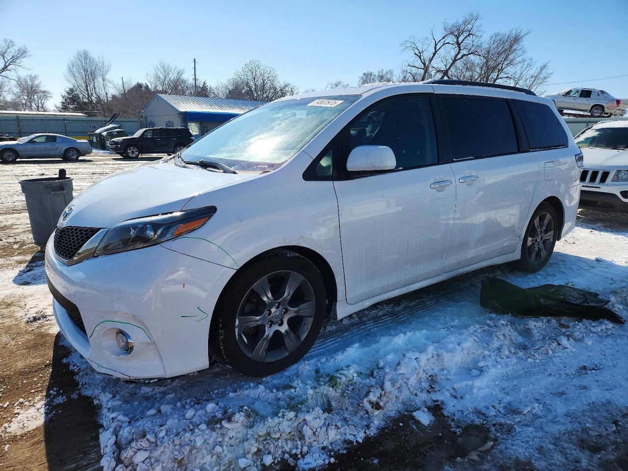 2015 Toyota Sienna Sport