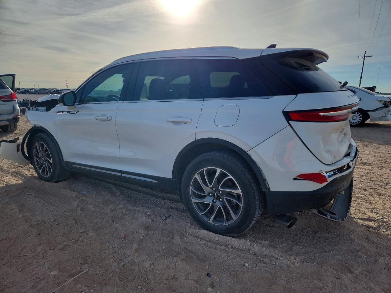 2022 Lincoln Corsair - Image 2