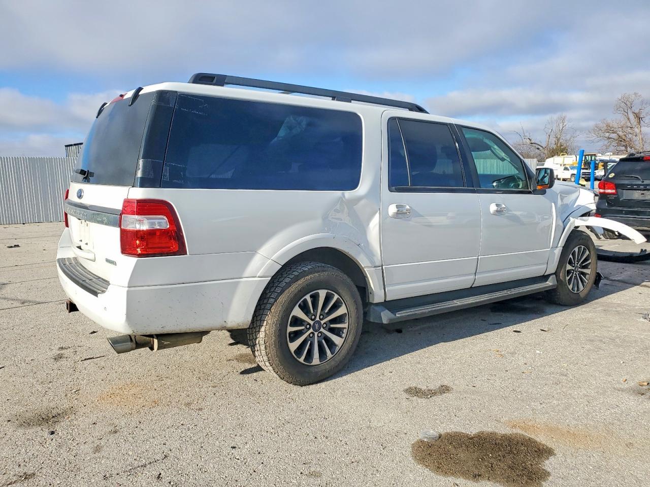 2016 Ford Expedition El Xlt - Фото 3