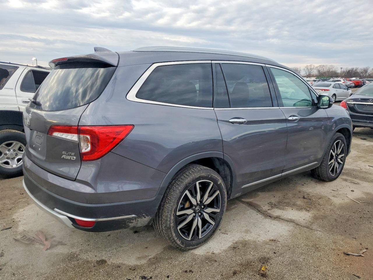 2019 Honda Pilot Elite - Image 3
