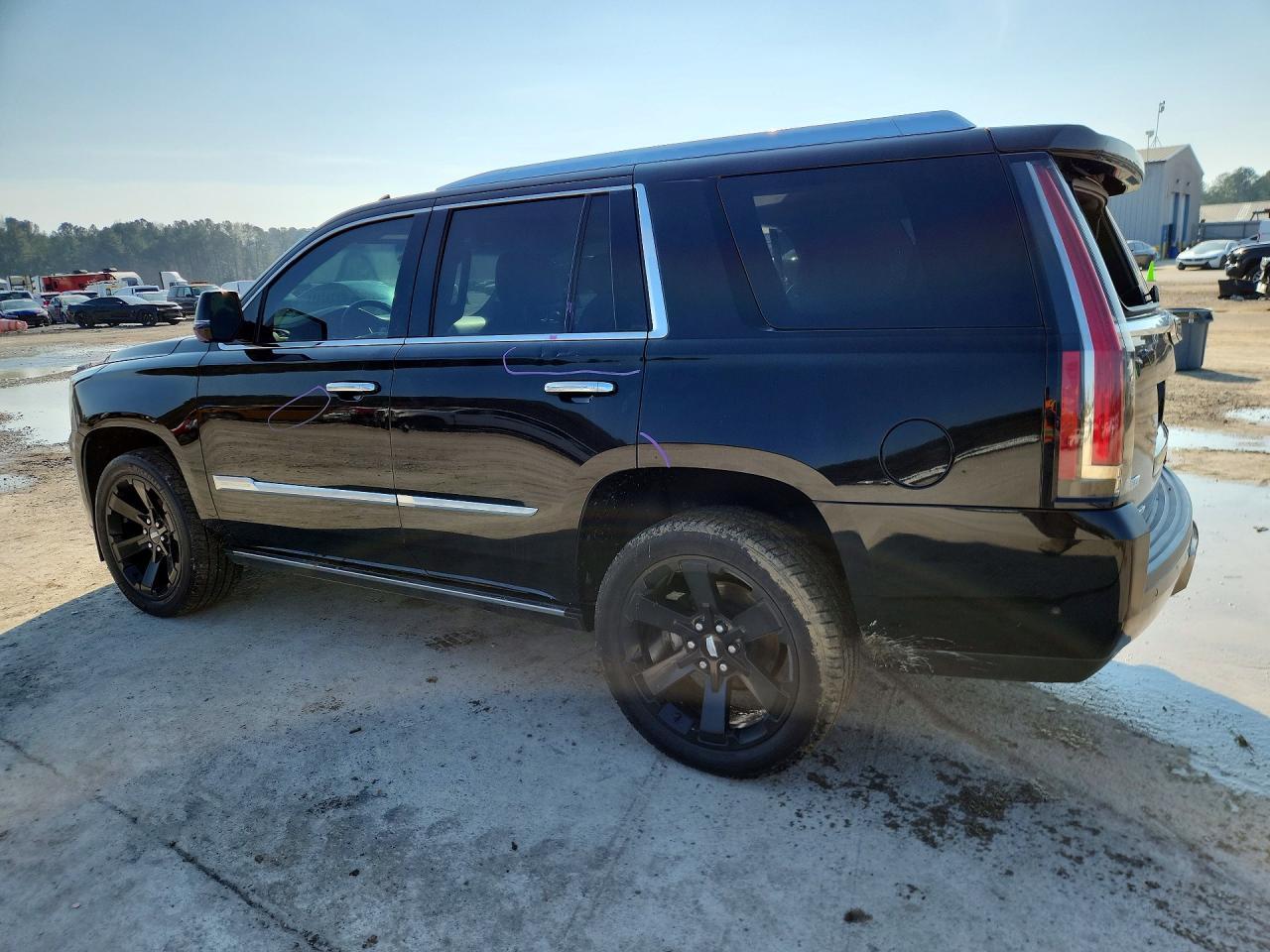 2020 Cadillac Escalade Premium Luxury - Image 2