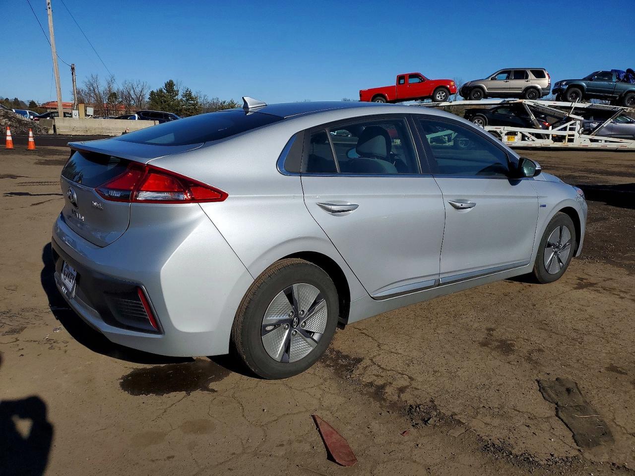 2020 Hyundai Ioniq Hybrid Se - Фото 3