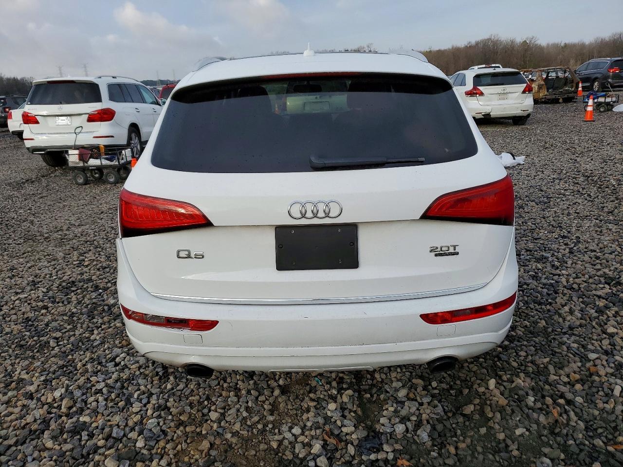 2016 Audi Q5 Premium - Image 6
