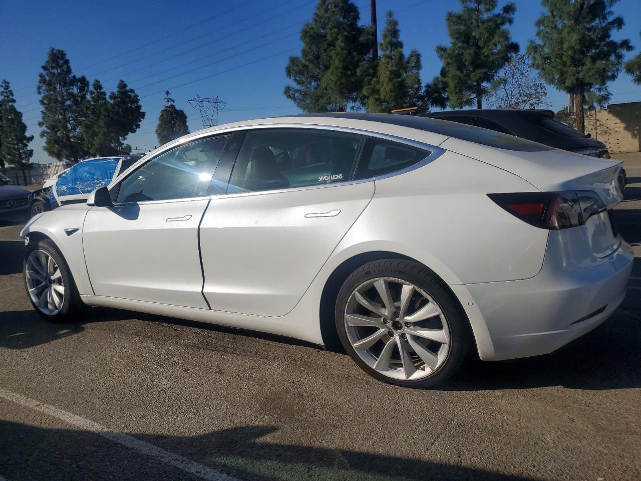 2020 Tesla Model 3 - Image 2