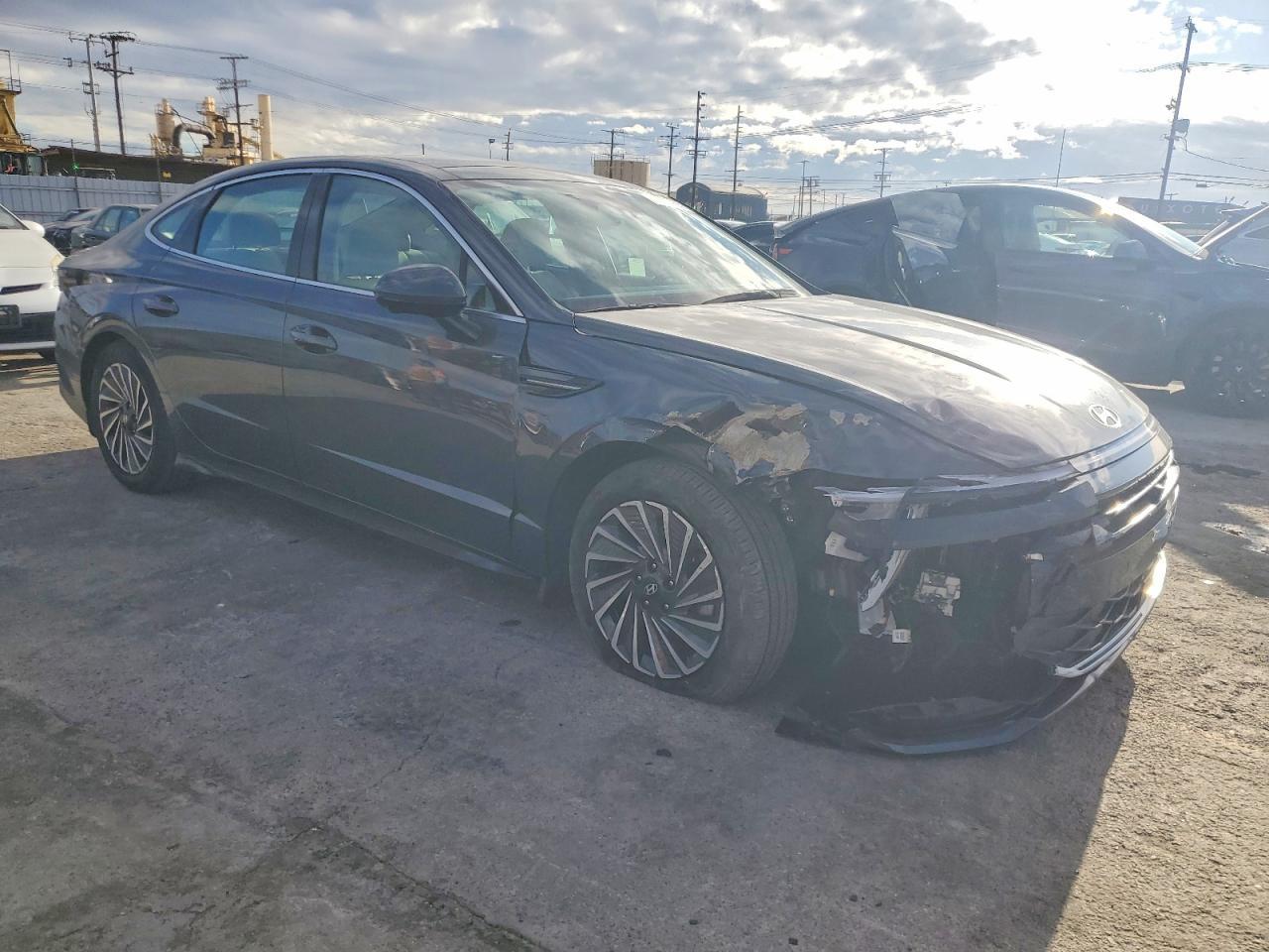 2025 Hyundai Sonata Hybrid Limited - Image 4
