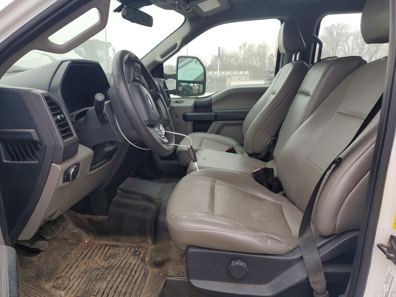 2022 Ford F250 Super Duty Flatbed Truck - Фото 7