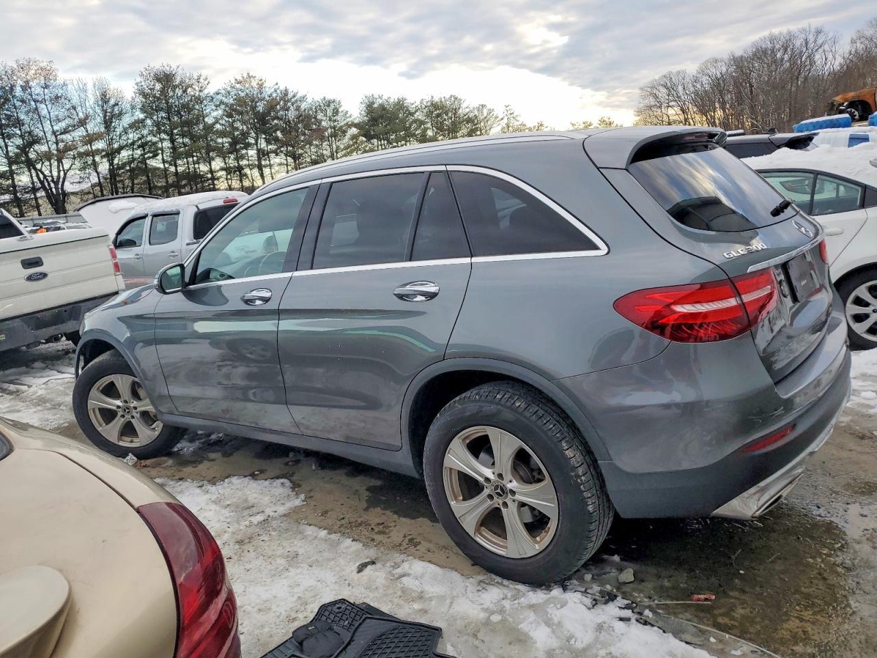 2018 Mercedes Benz Glc - Image 2
