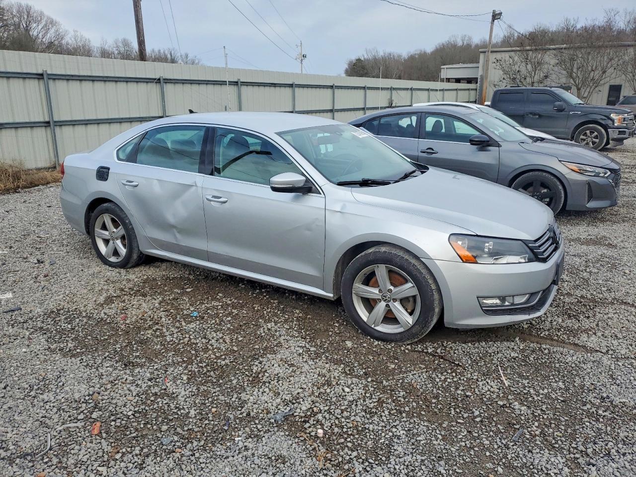 2015 Volkswagen Passat S - Image 4