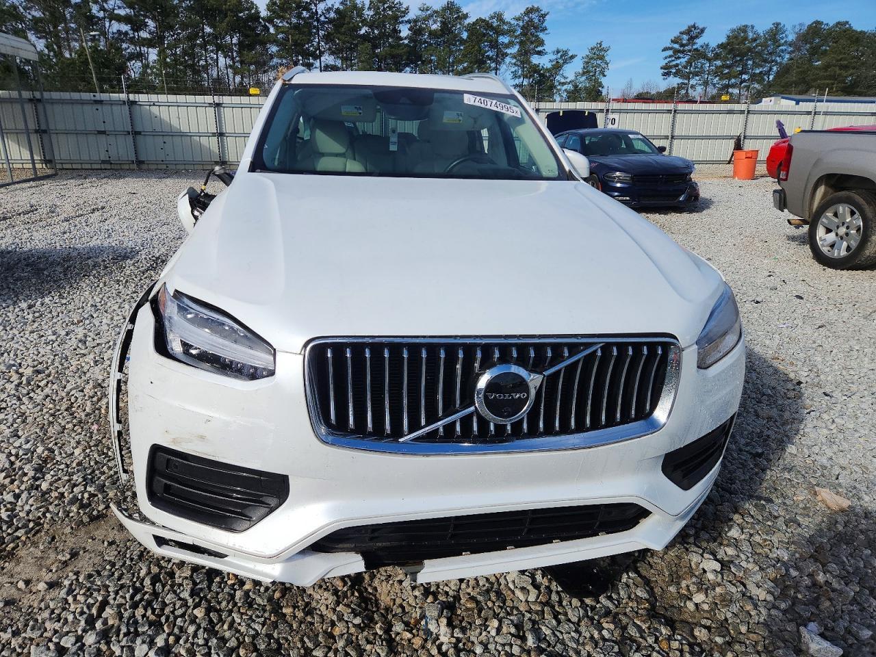 2022 Volvo Xc90 T6 Momentum - Image 5