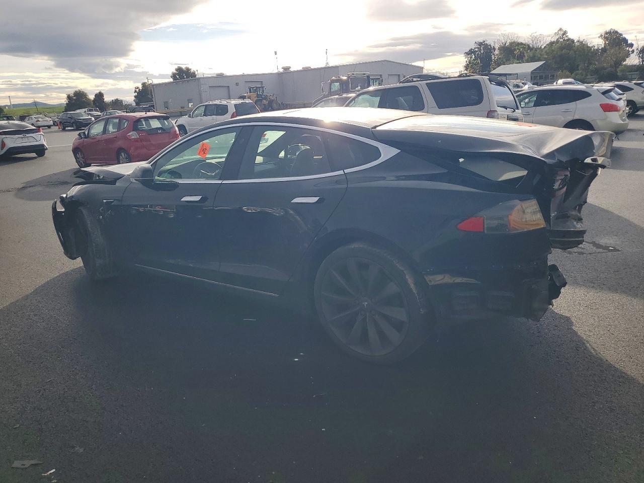 2017 Tesla Model S - Фото 2