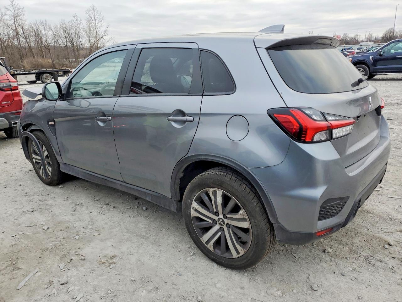 2022 Mitsubishi Outlander Sport Es - Фото 2