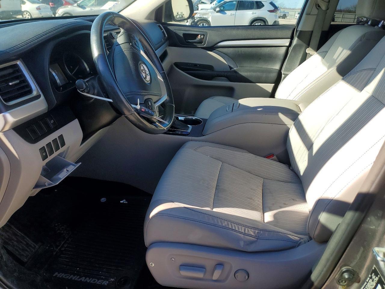 2014 Toyota Highlander - Image 7