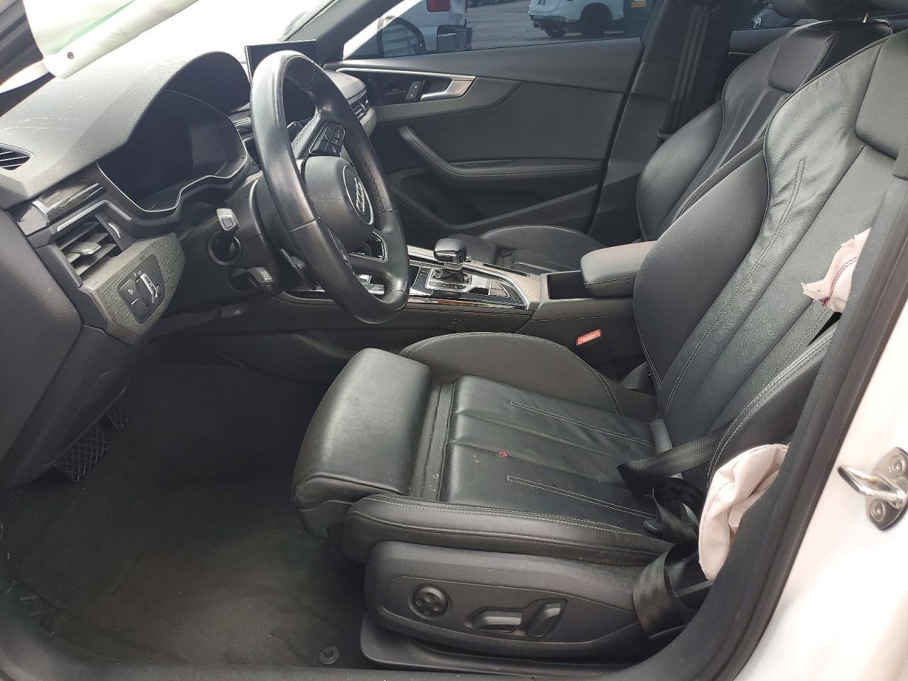 2022 Audi A4 Premium Plus 45 - Фото 7