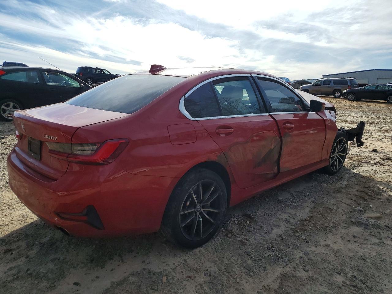 2019 BMW 330Xi - Фото 3