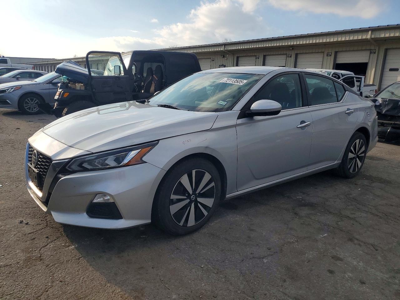 2022 Nissan Altima Sv