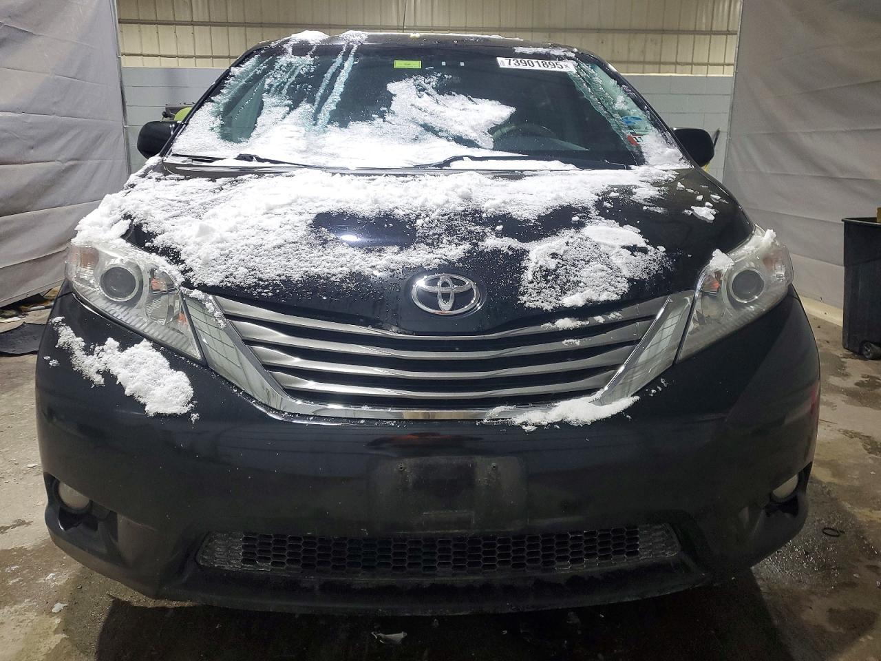 2014 Toyota Sienna Xle 7-Passenger - Фото 5