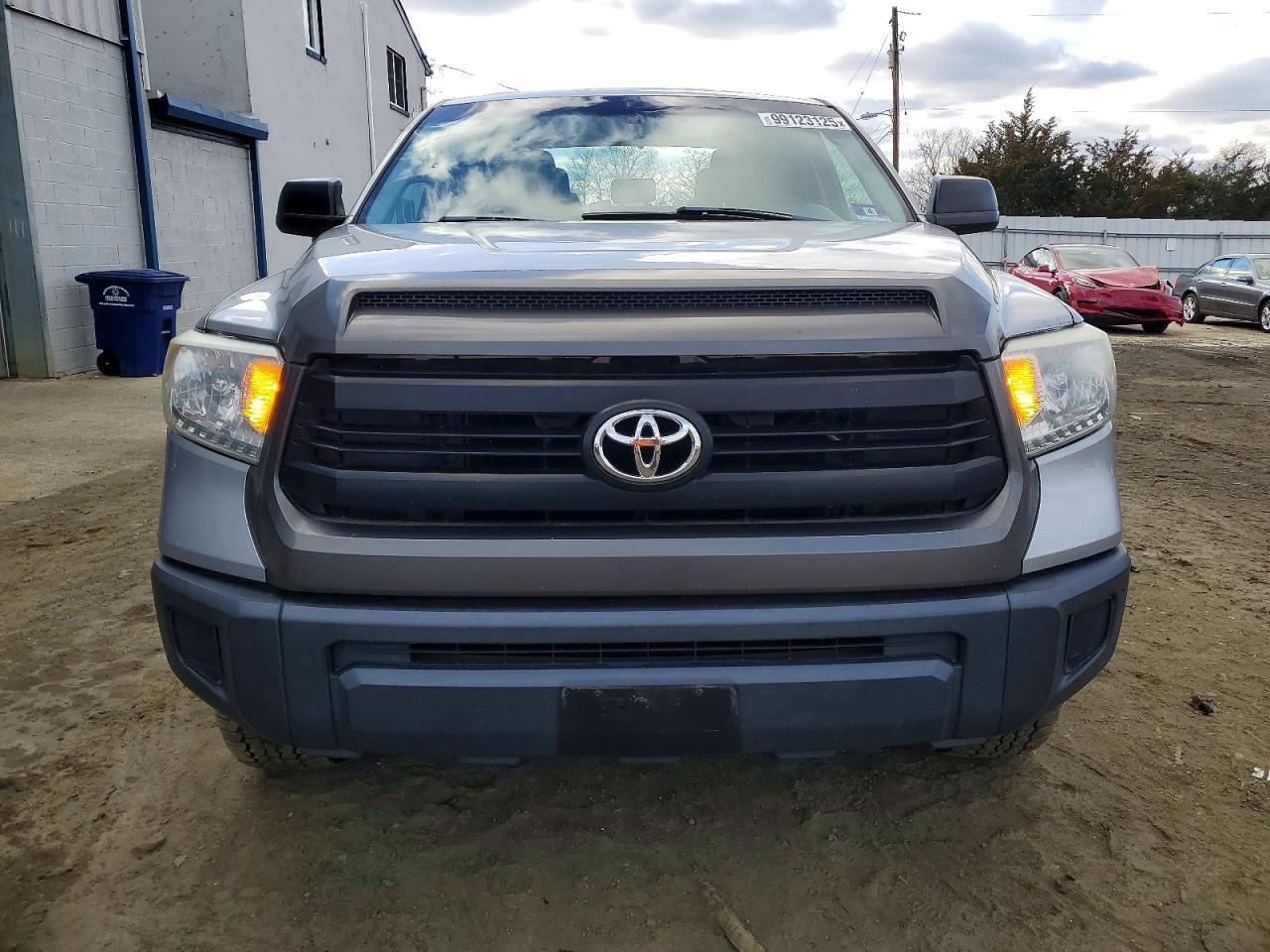 2014 Toyota Tundra Double Cab Sr - Image 5