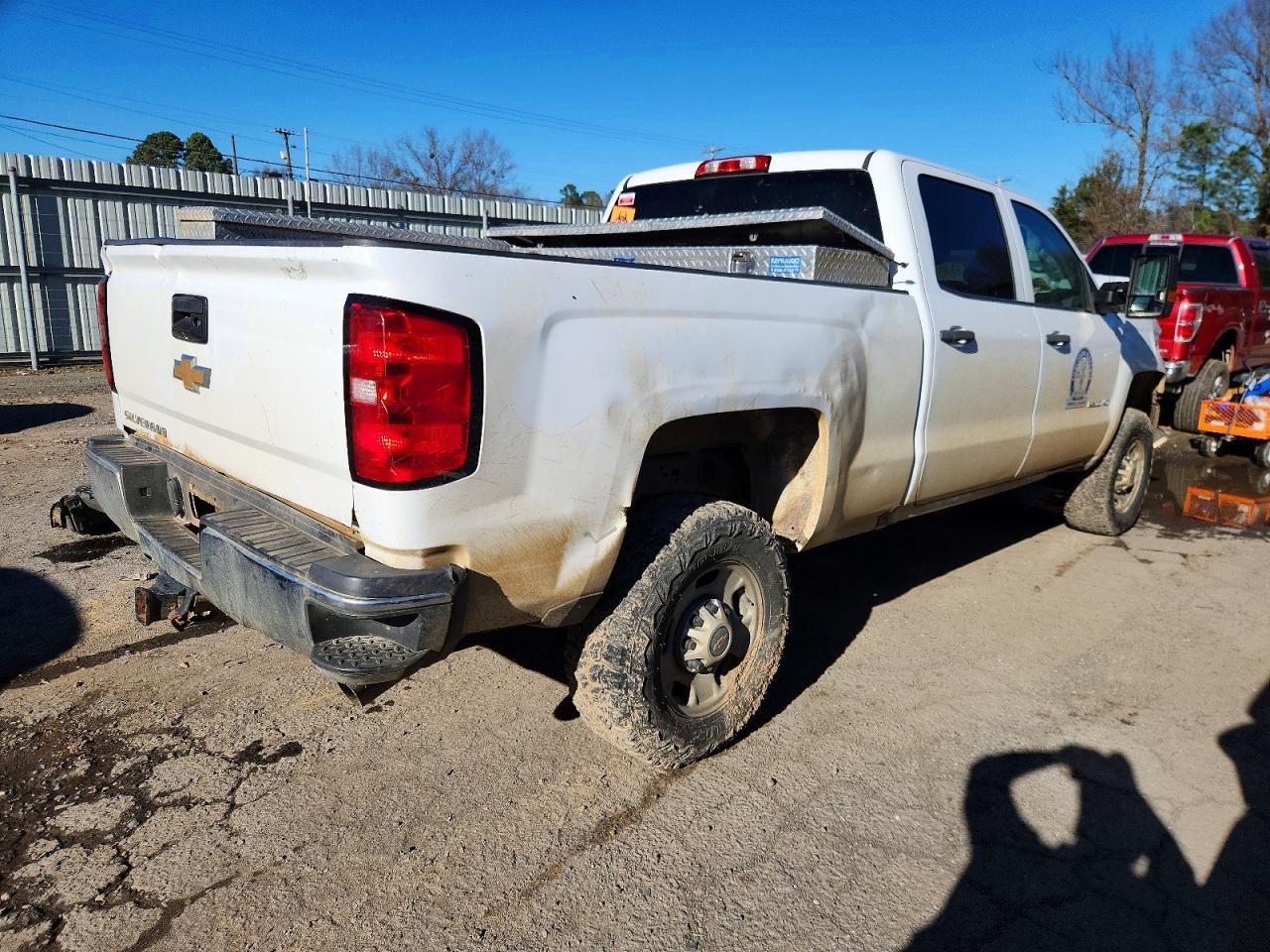 2019 Chevrolet Silverado C2500 Heavy Duty - Image 3