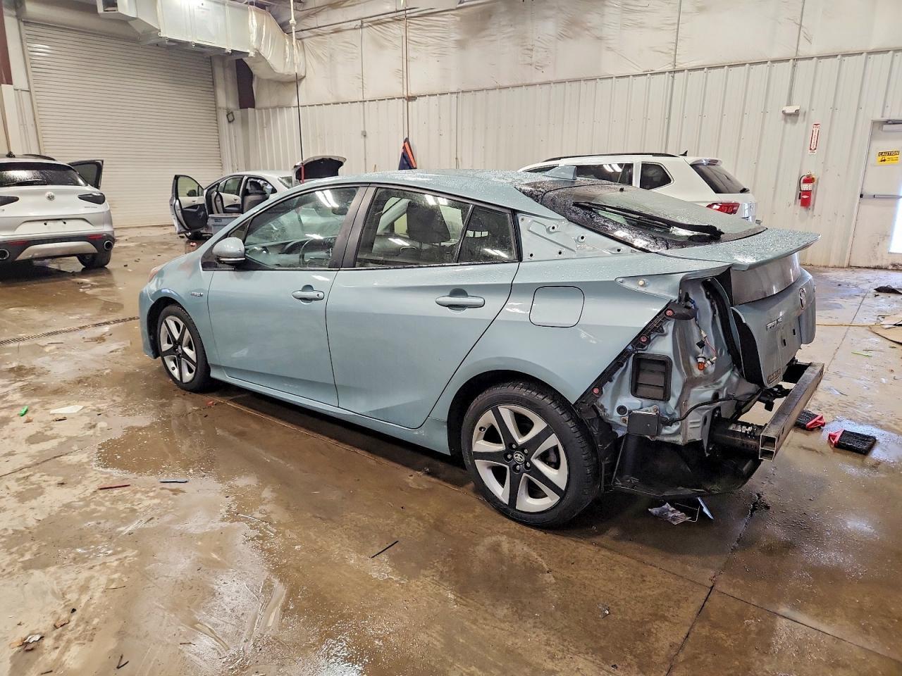 2017 Toyota Prius Four Touring - Фото 2