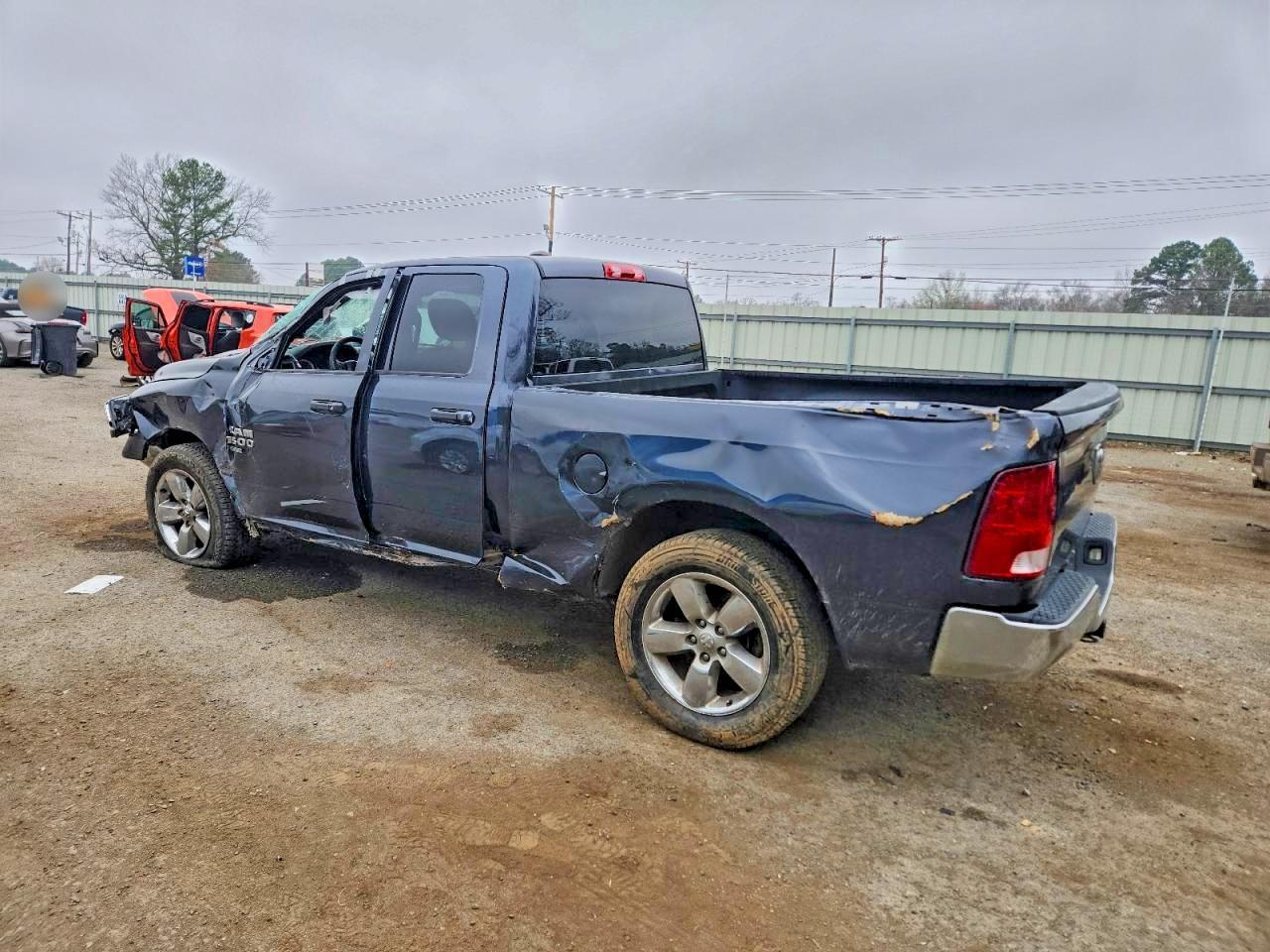2019 Ram 1500 Classic Tradesman - Фото 2