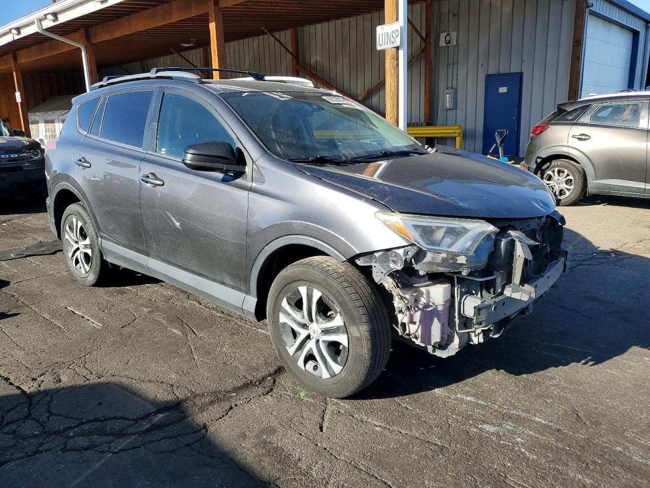 2017 Toyota Rav4 Le - Фото 4