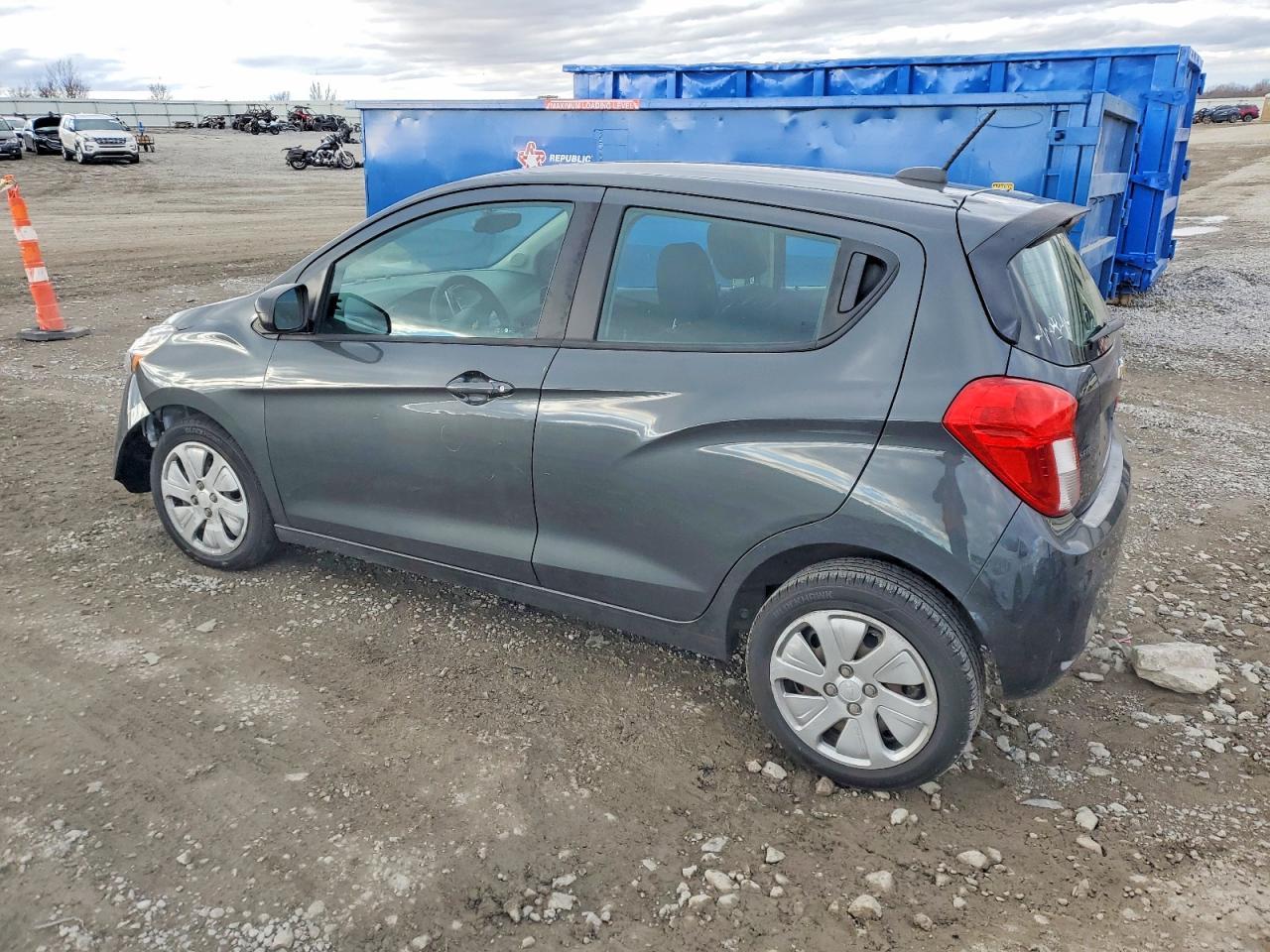 2018 Chevrolet Spark Ls - Фото 2