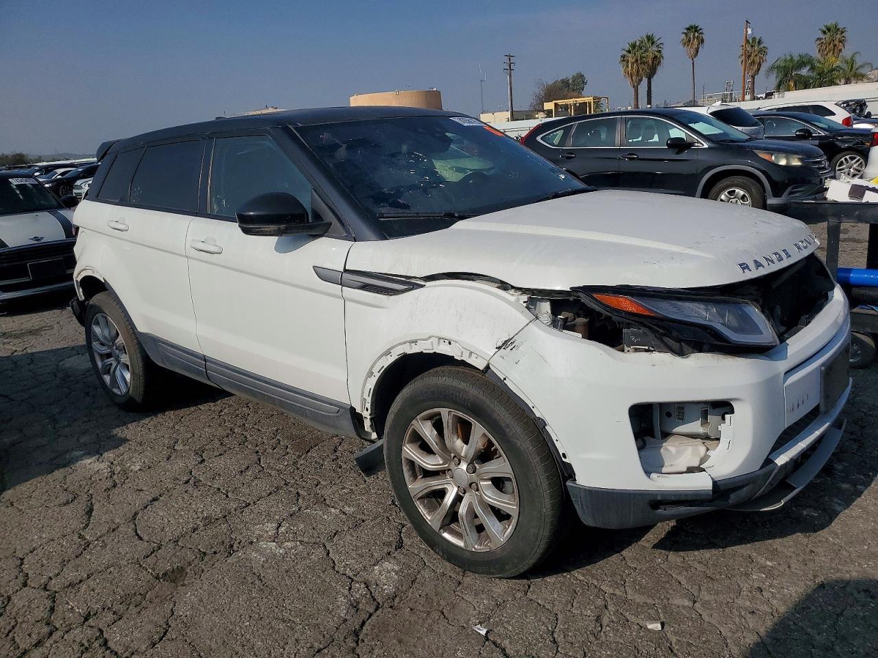 2017 Land Rover Range Rover Evoque Se - Image 4