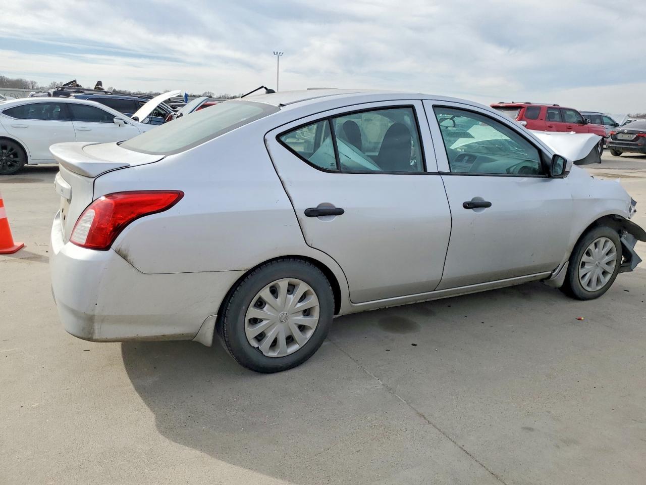 2017 Nissan Versa - Image 3