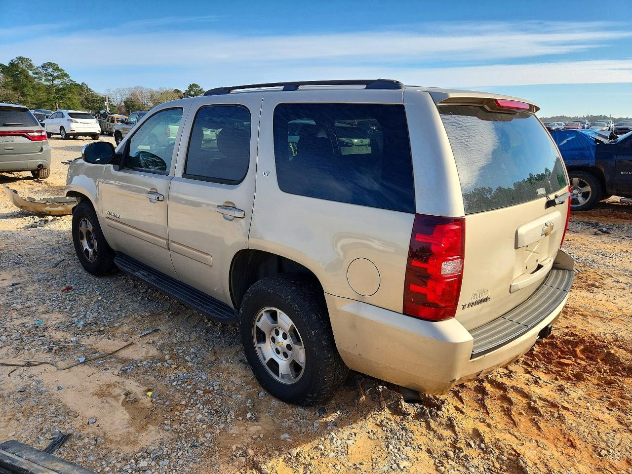2007 Chevrolet Tahoe C1500 - Image 2
