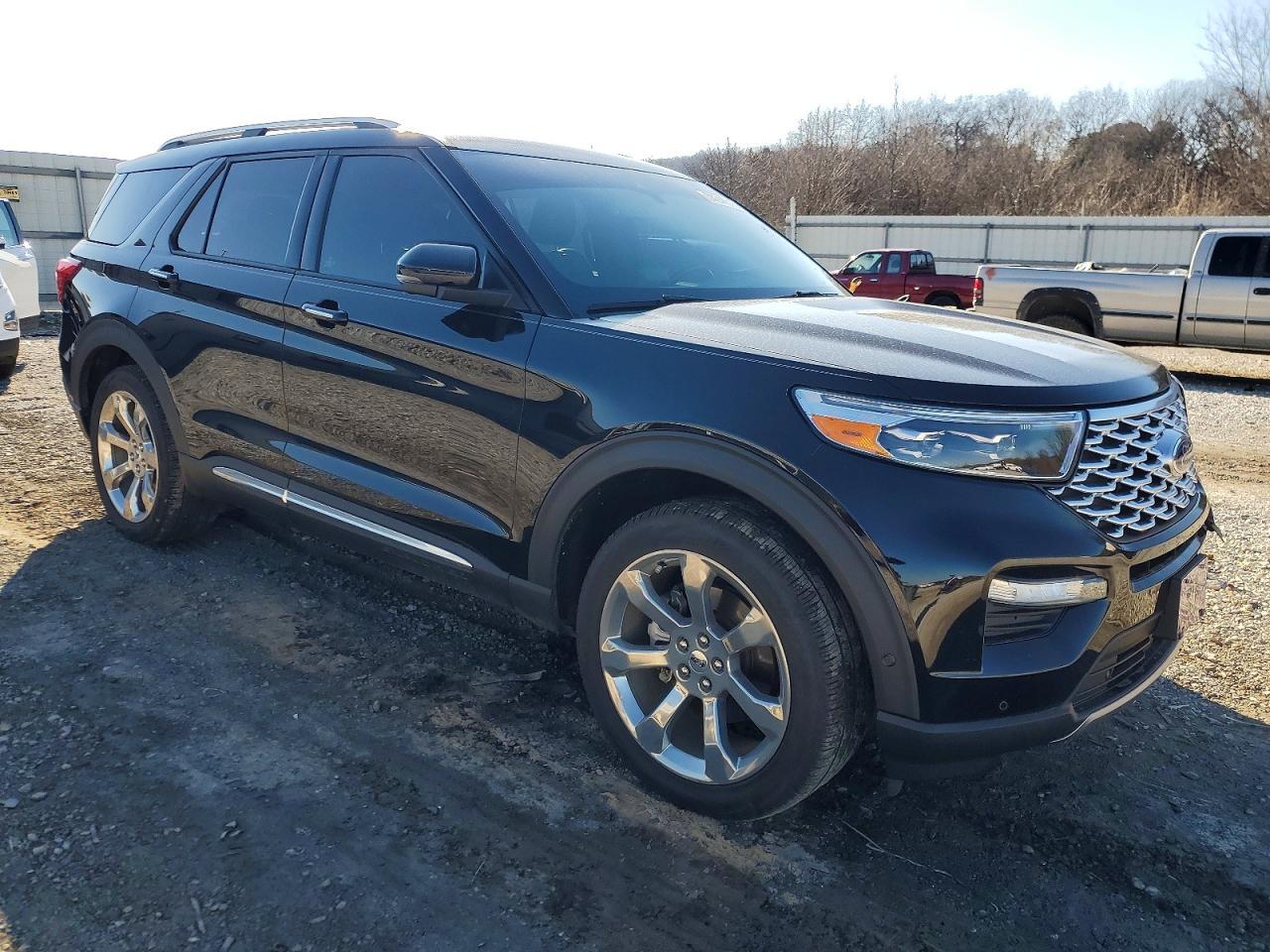 2020 Ford Explorer Platinum - Image 4