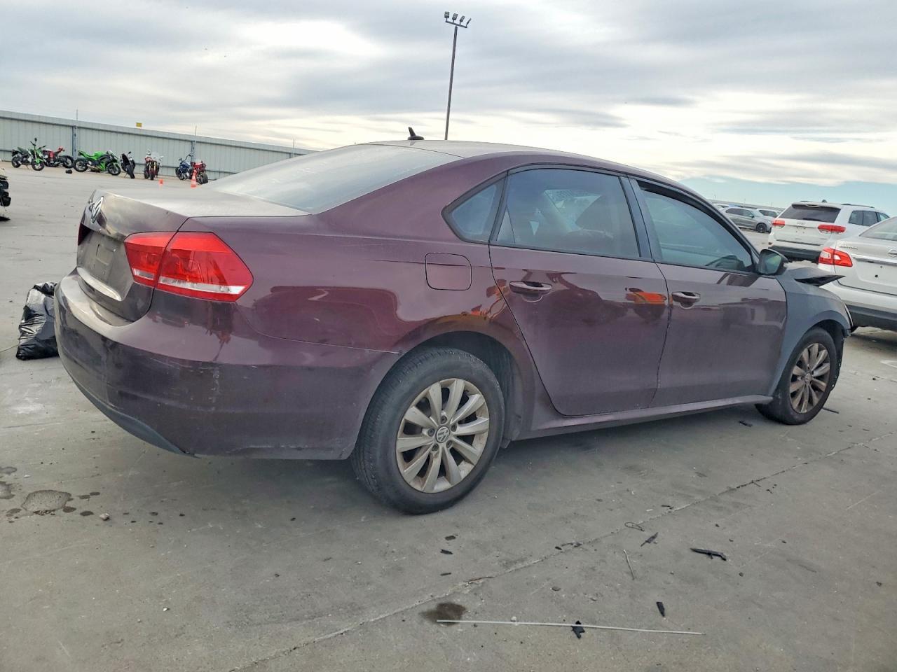 2013 Volkswagen Passat S - Фото 3