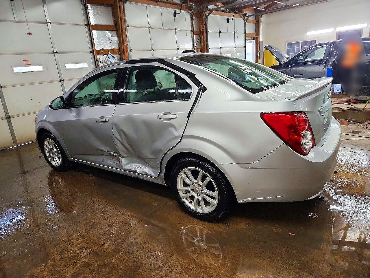 2015 Chevrolet Sonic Lt - Фото 2